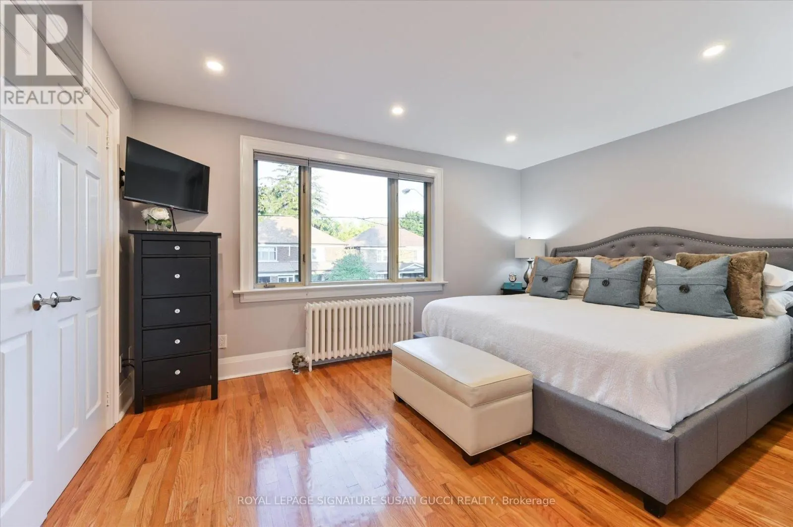 156 LINSMORE CRESCENT