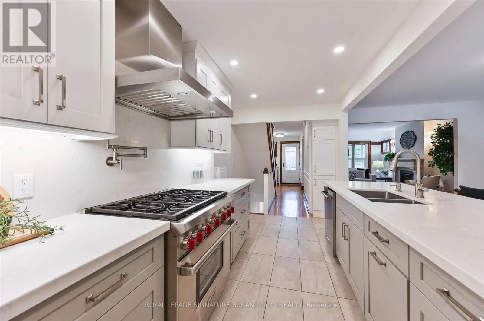 156 LINSMORE CRESCENT