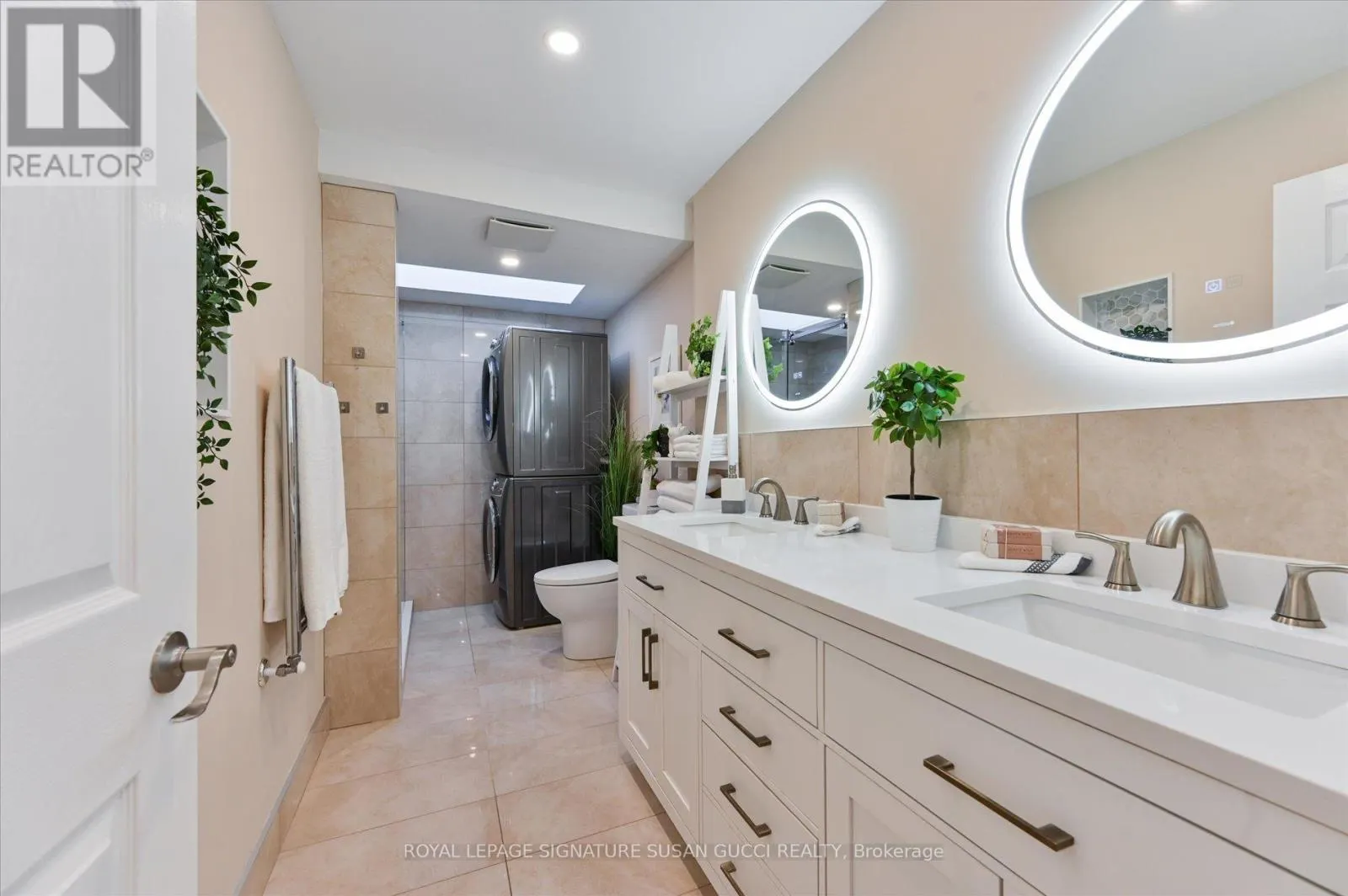 156 LINSMORE CRESCENT