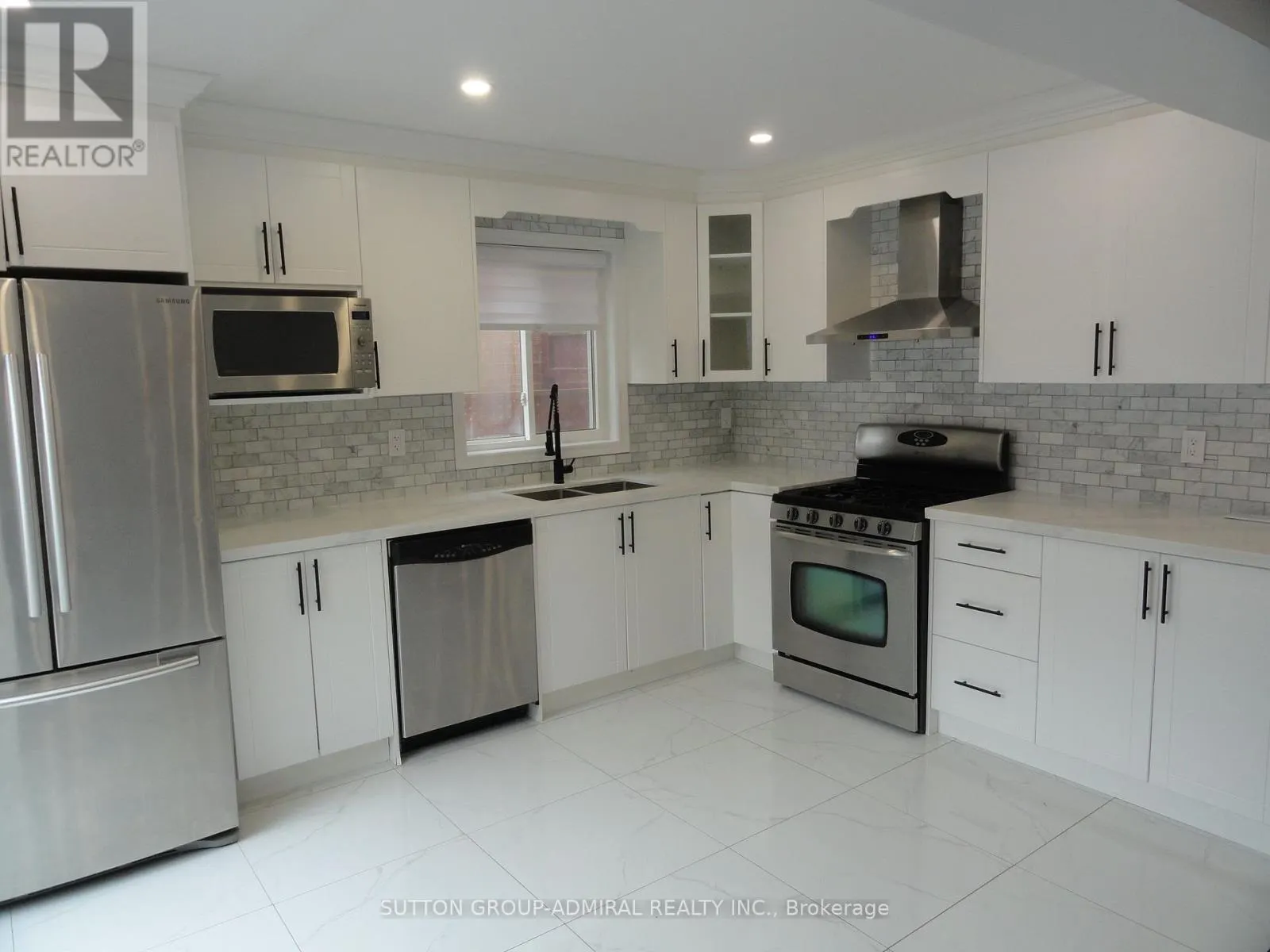 81 TRUMPETER STREET