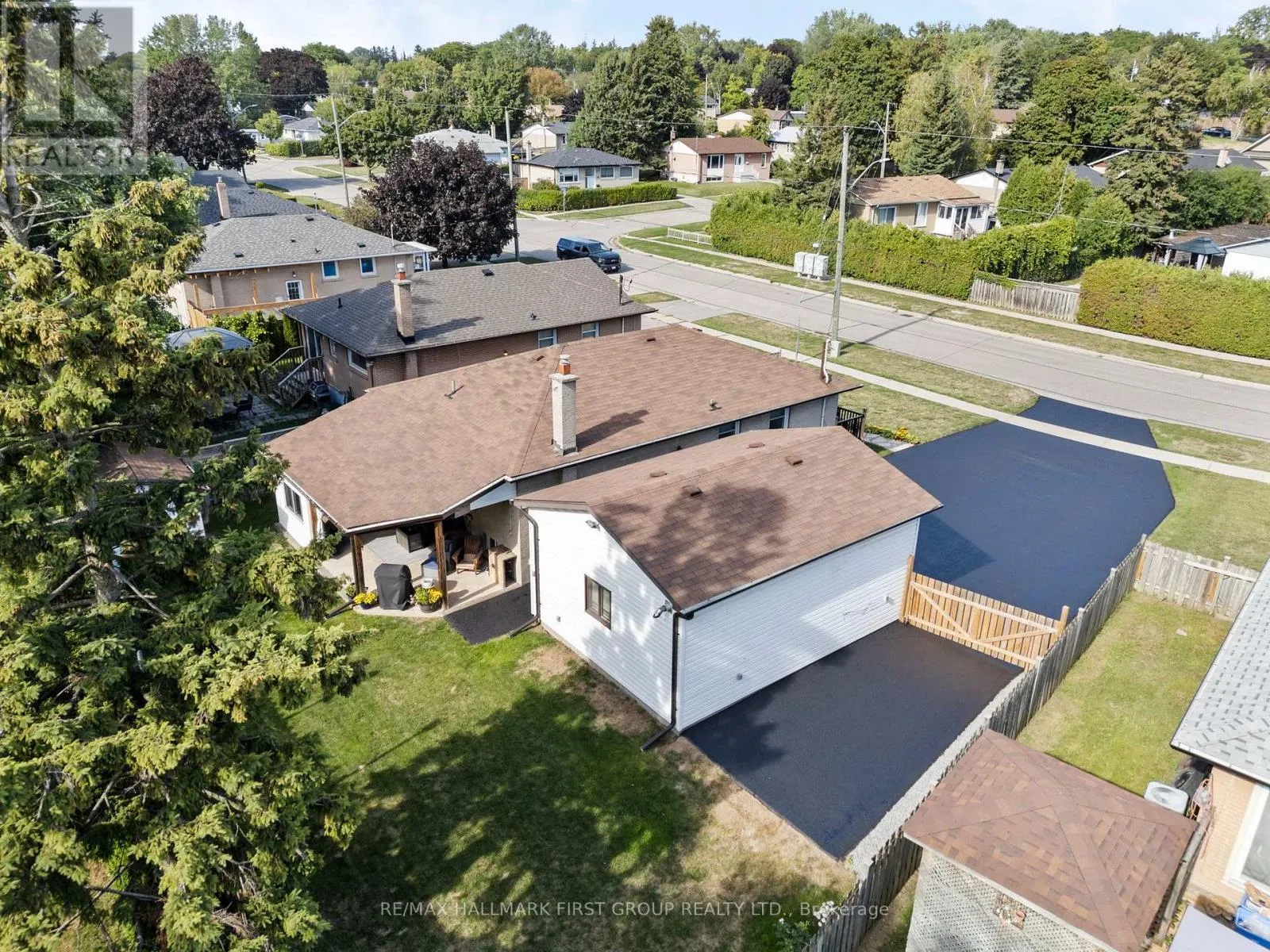 924 MCCULLOUGH DRIVE
