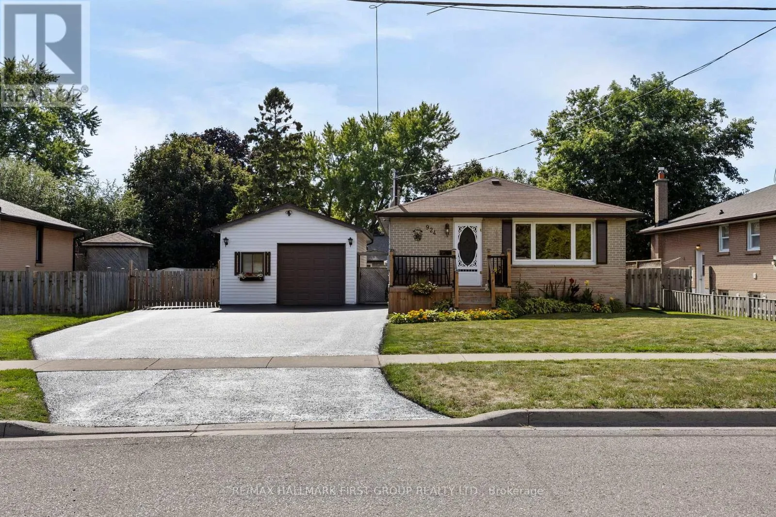 924 MCCULLOUGH DRIVE