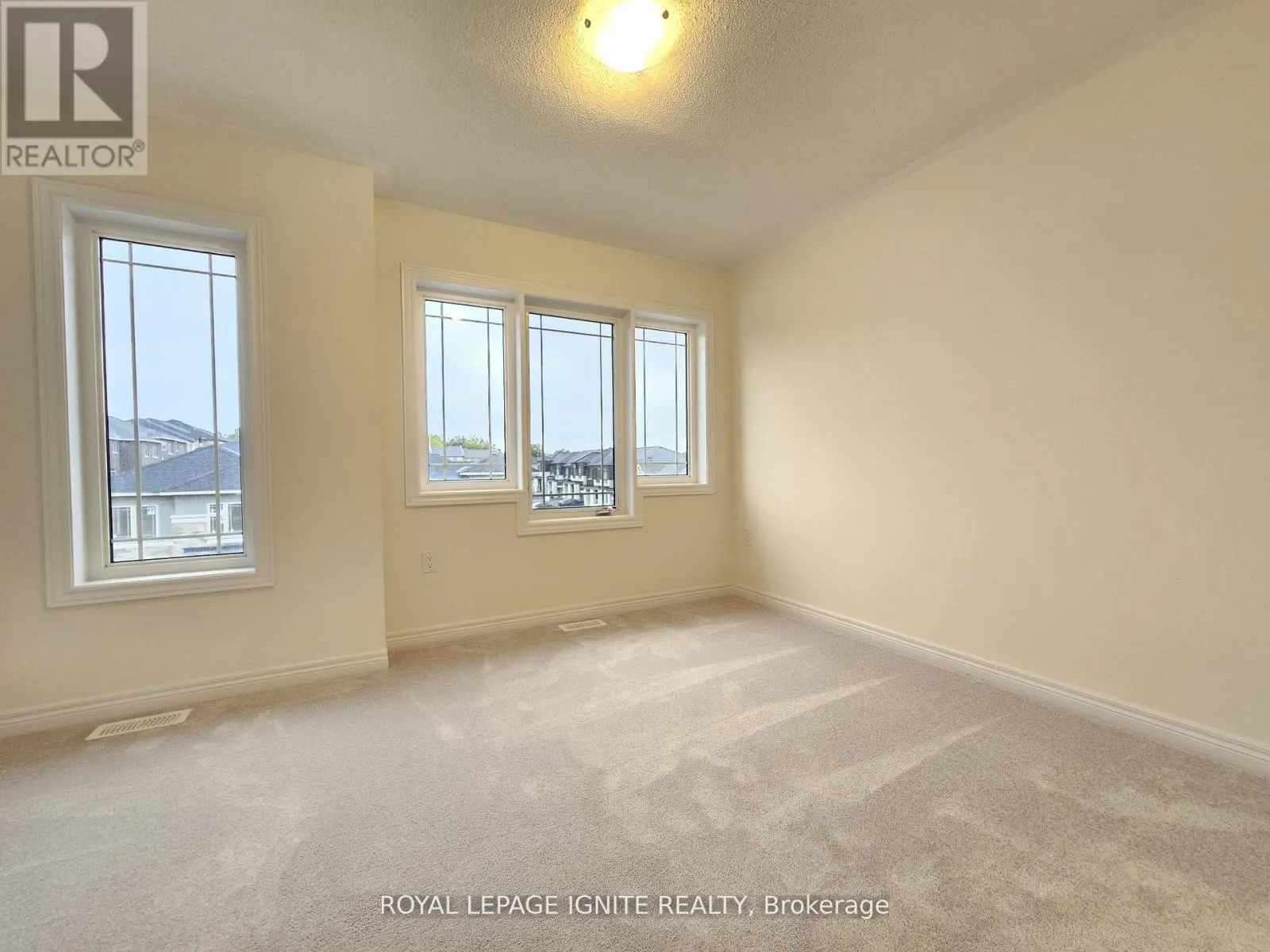 919 CROWSNEST HOLLOW