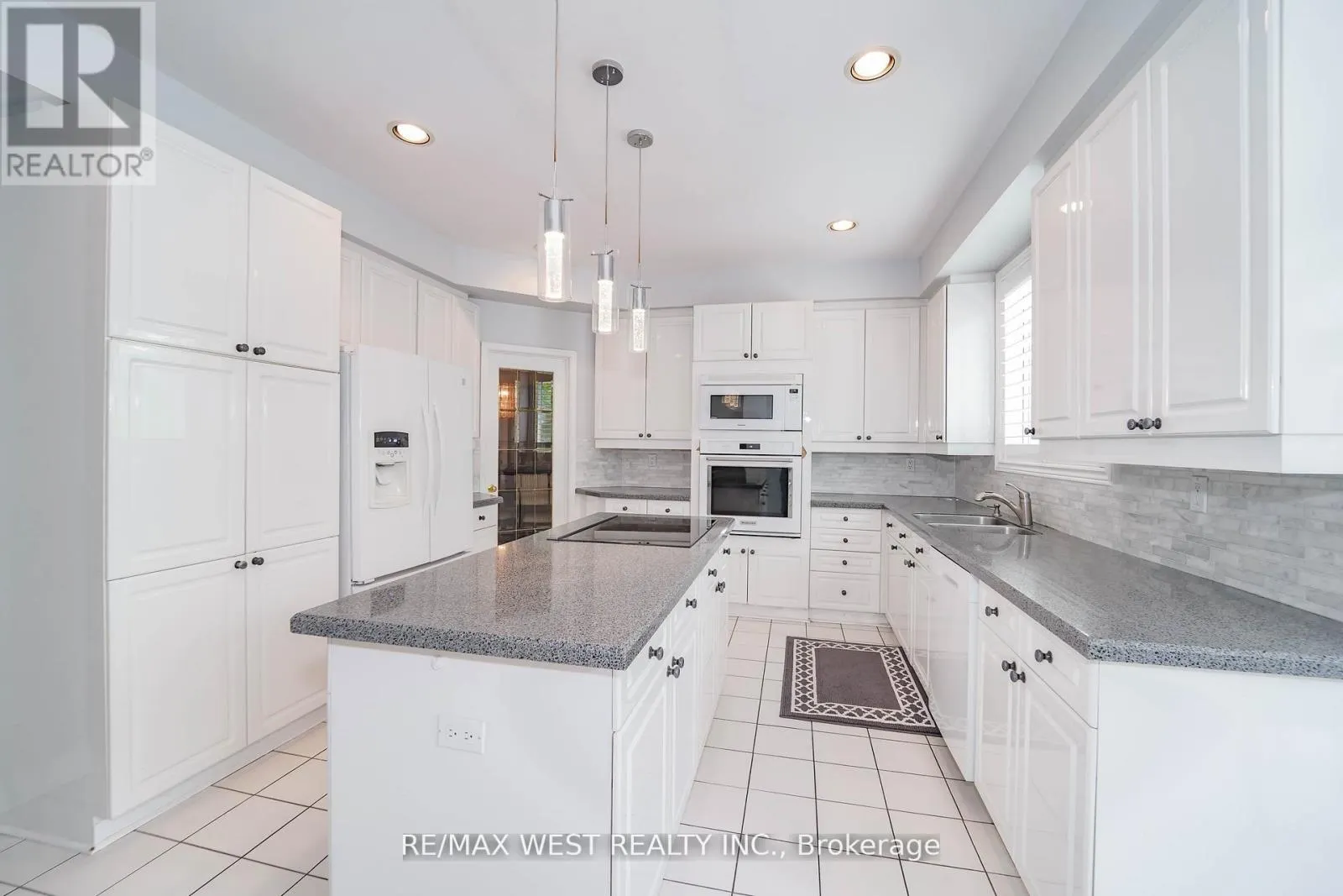 113 SANDCHERRY COURT