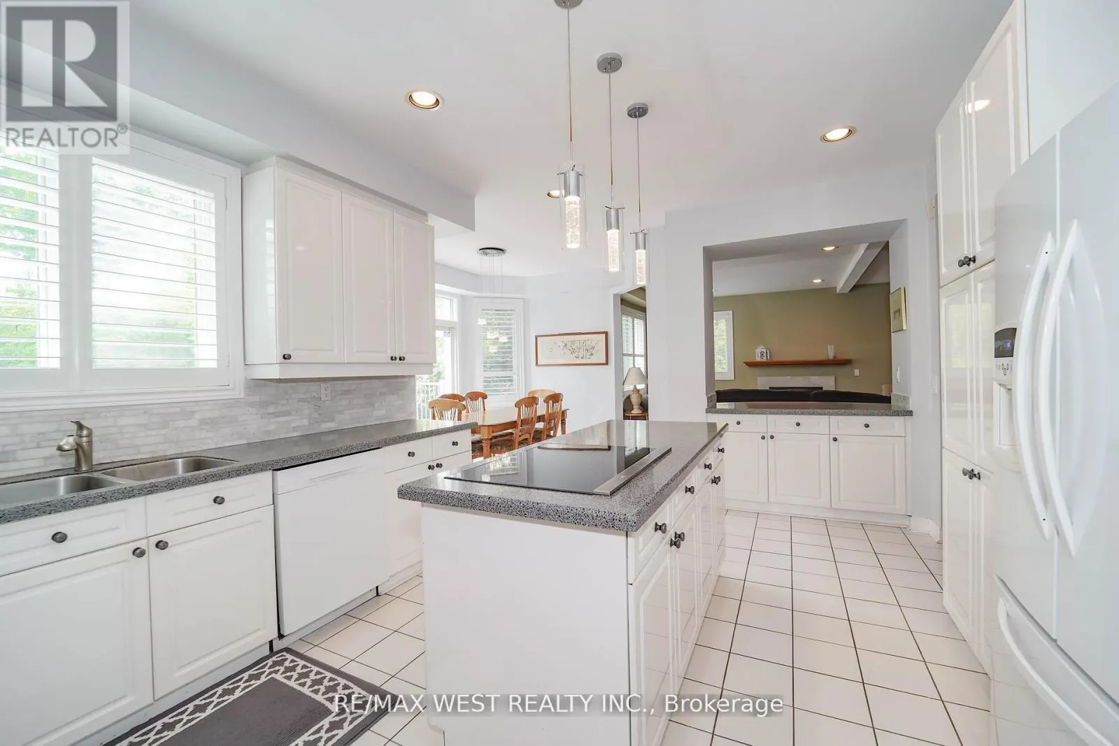 113 SANDCHERRY COURT