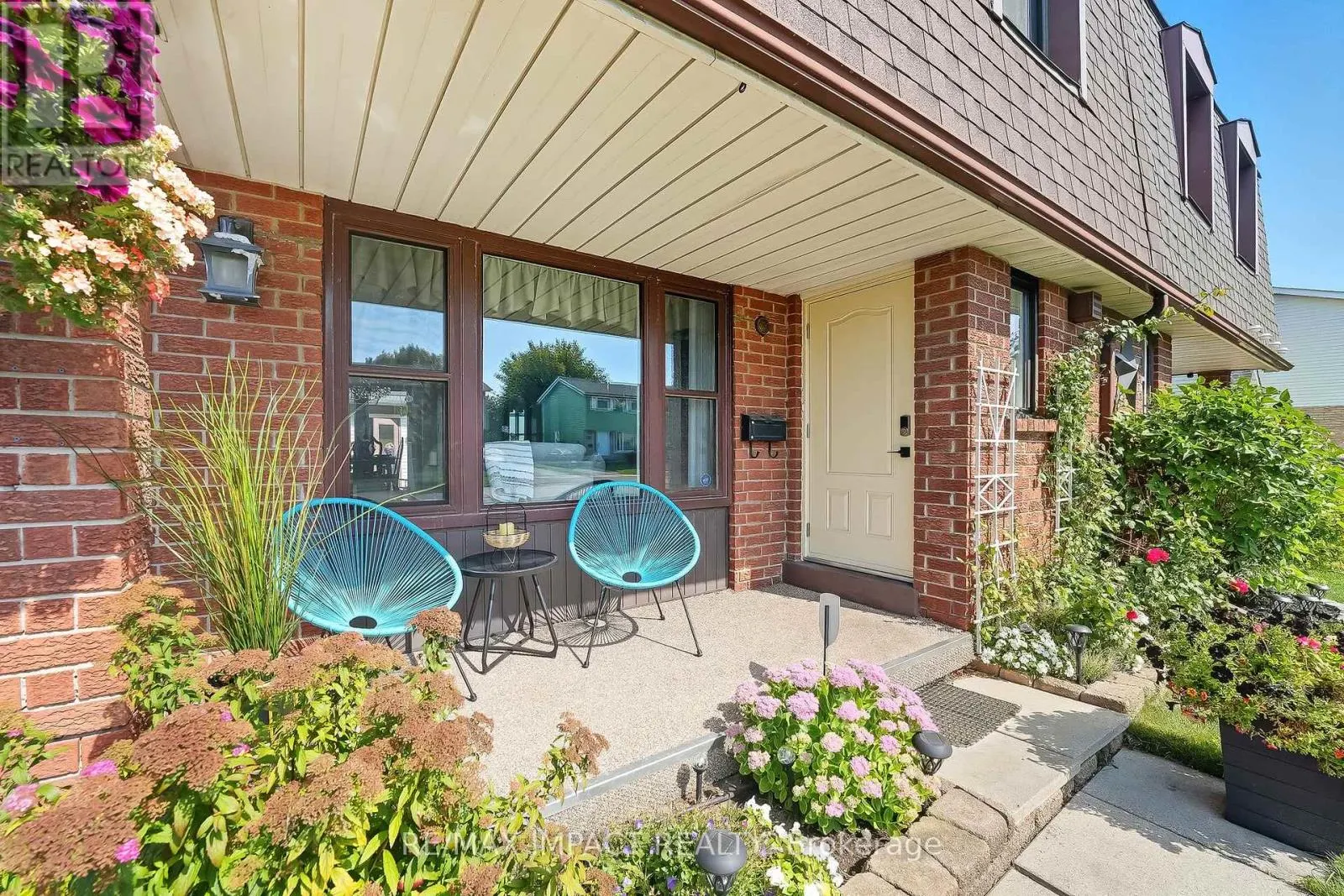 1506 FENELON CRESCENT