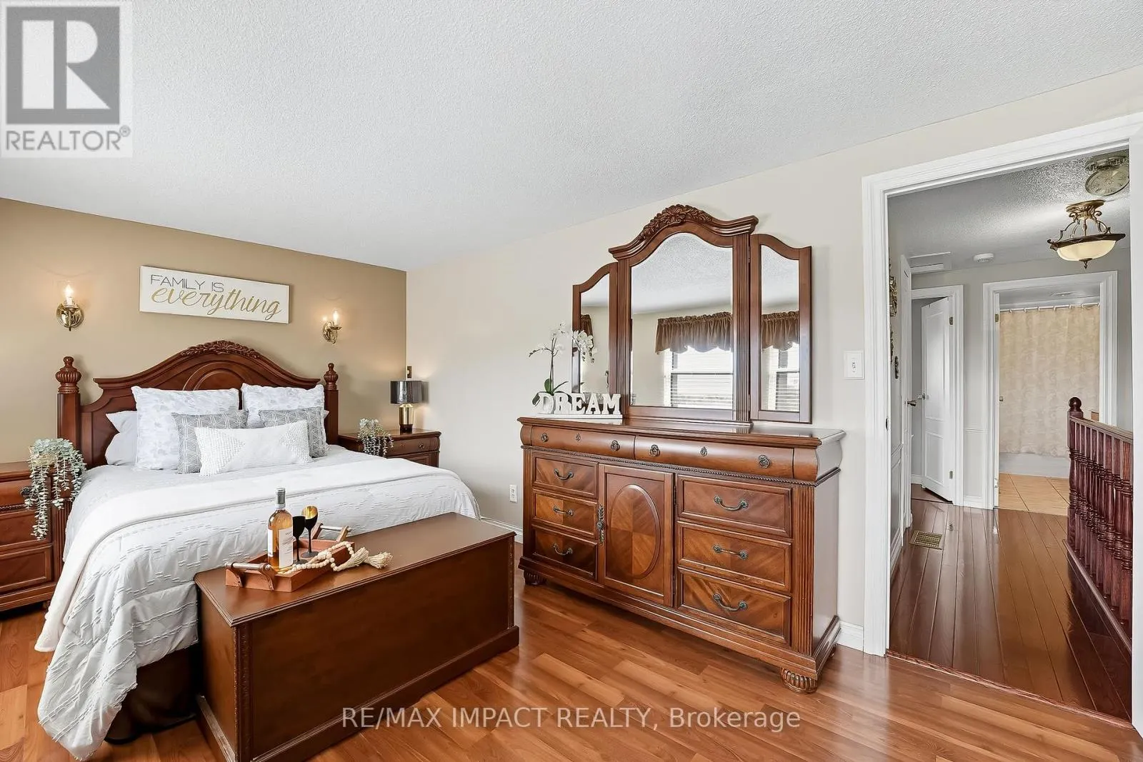 1506 FENELON CRESCENT