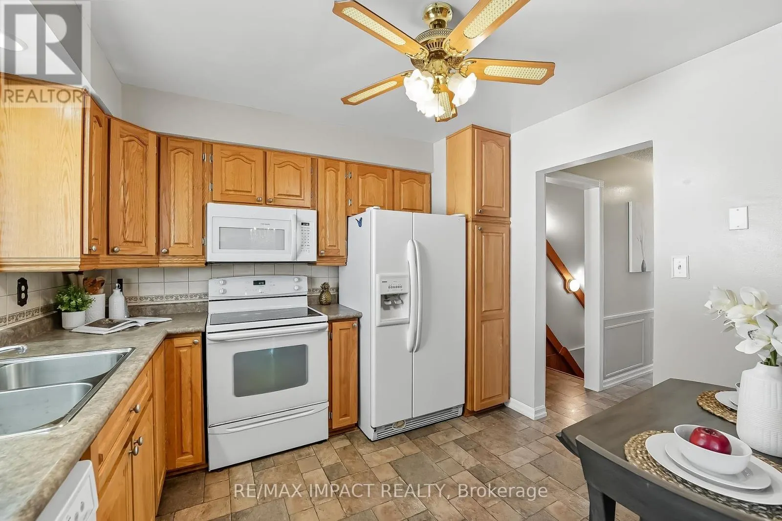 1506 FENELON CRESCENT