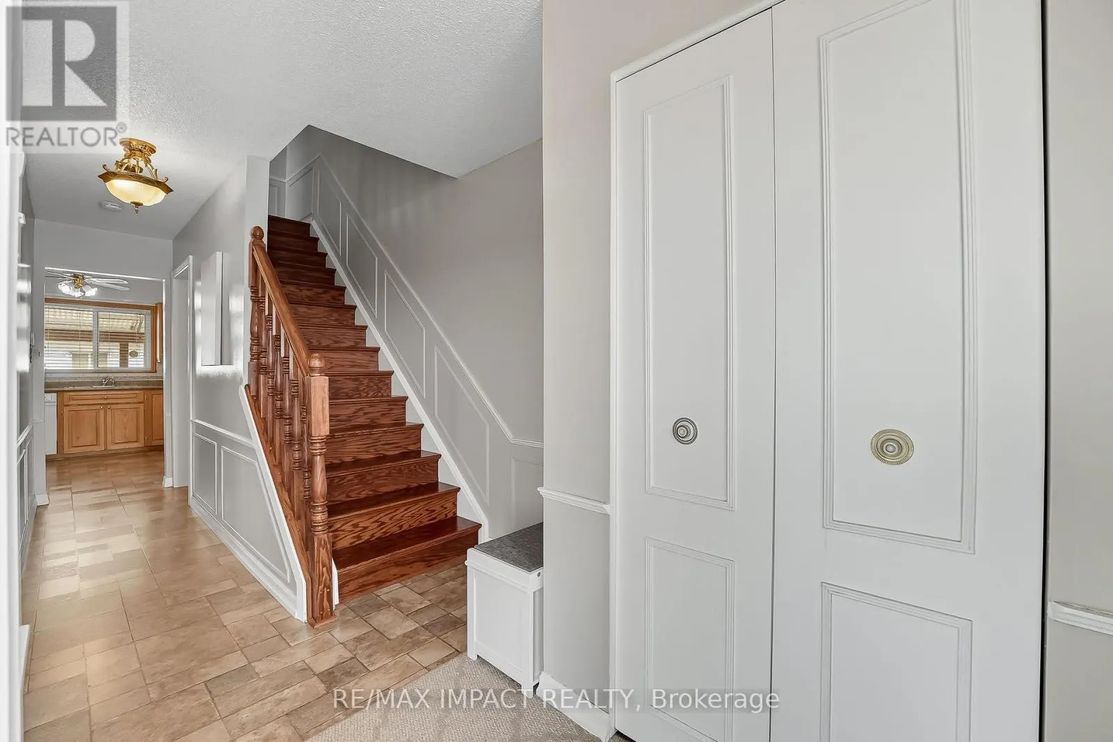 1506 FENELON CRESCENT