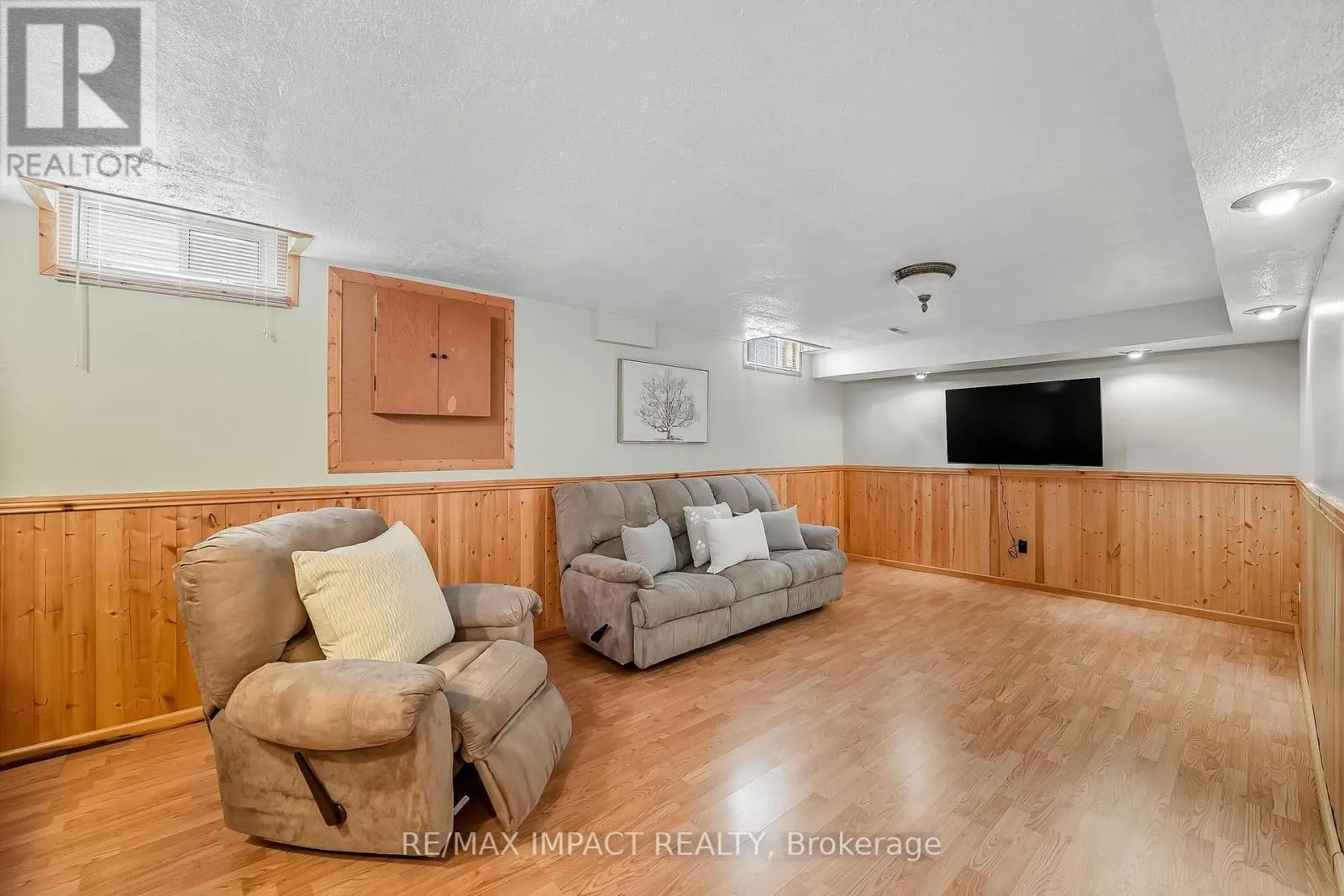 1506 FENELON CRESCENT