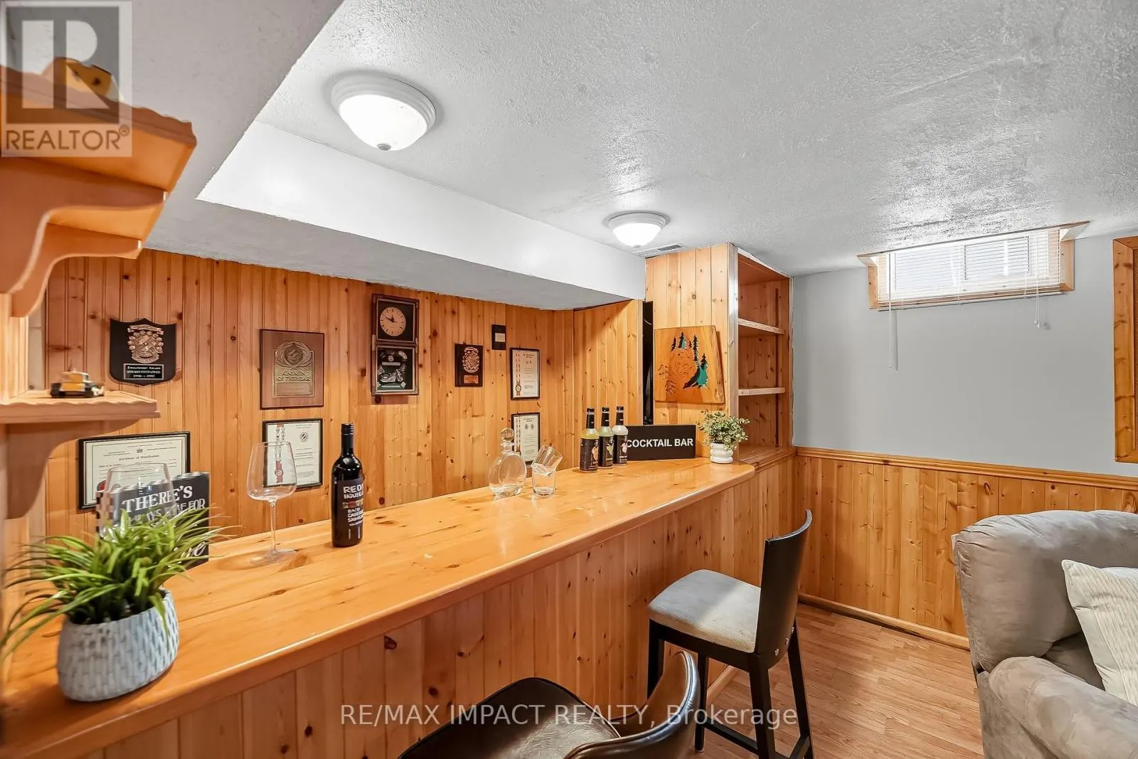 1506 FENELON CRESCENT