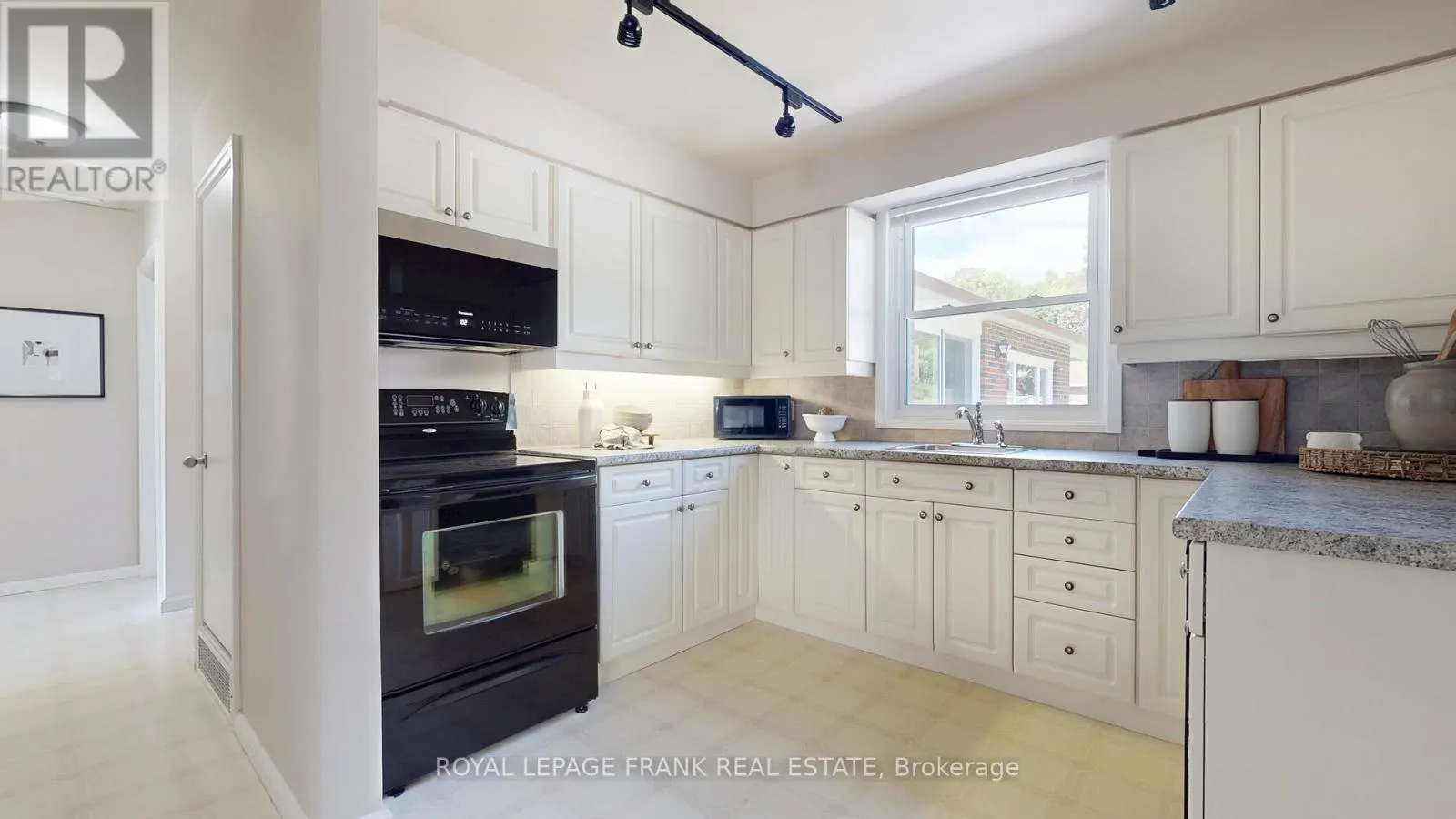 8 EDSALL AVENUE