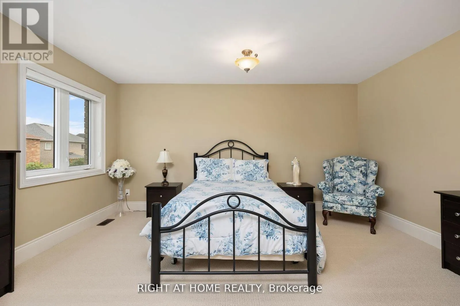 25 CHARTERHOUSE DRIVE N