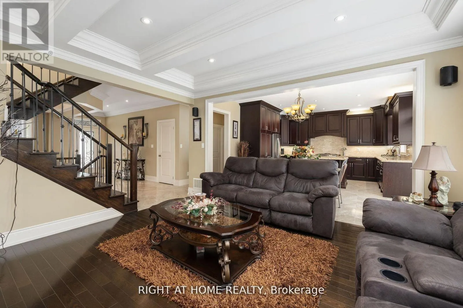 25 CHARTERHOUSE DRIVE N