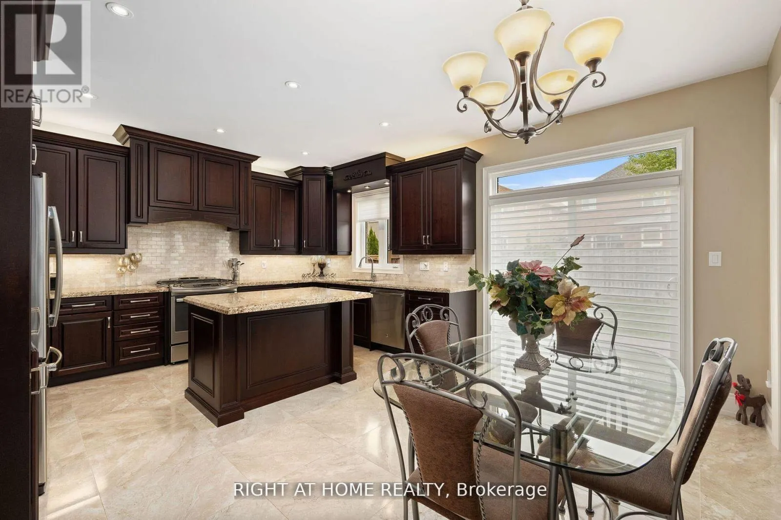 25 CHARTERHOUSE DRIVE N