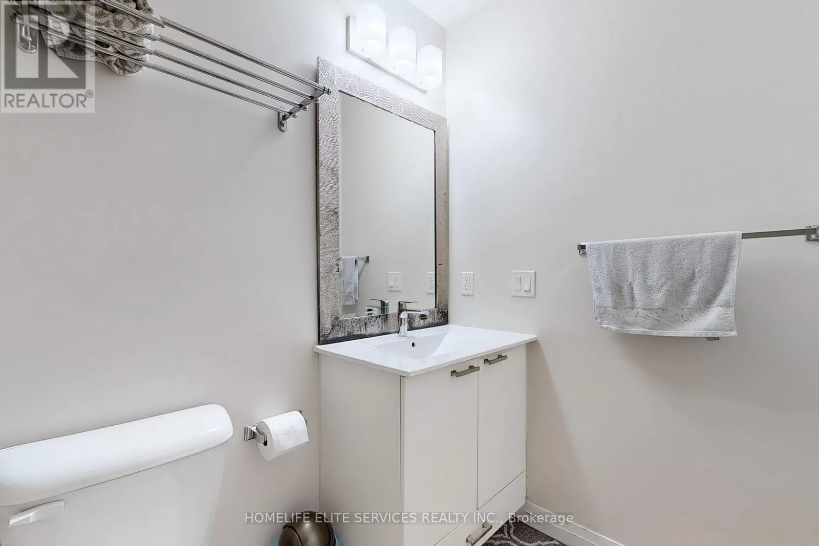 210 - 2152 LAWRENCE AVENUE E