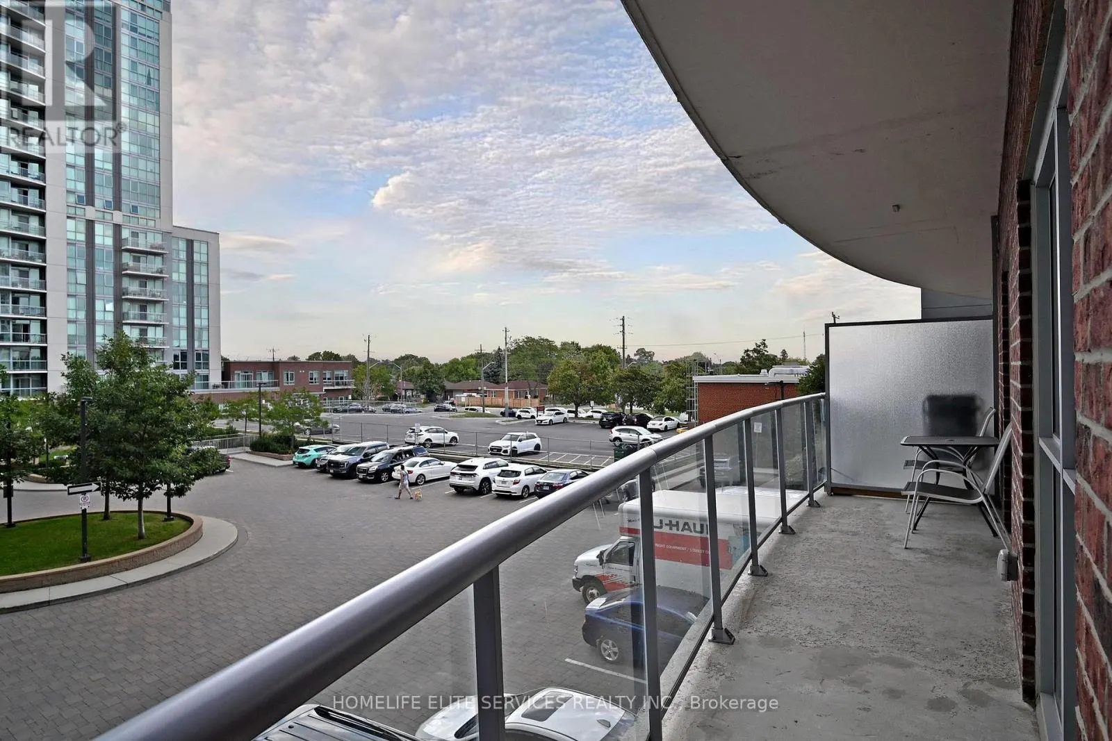 210 - 2152 LAWRENCE AVENUE E