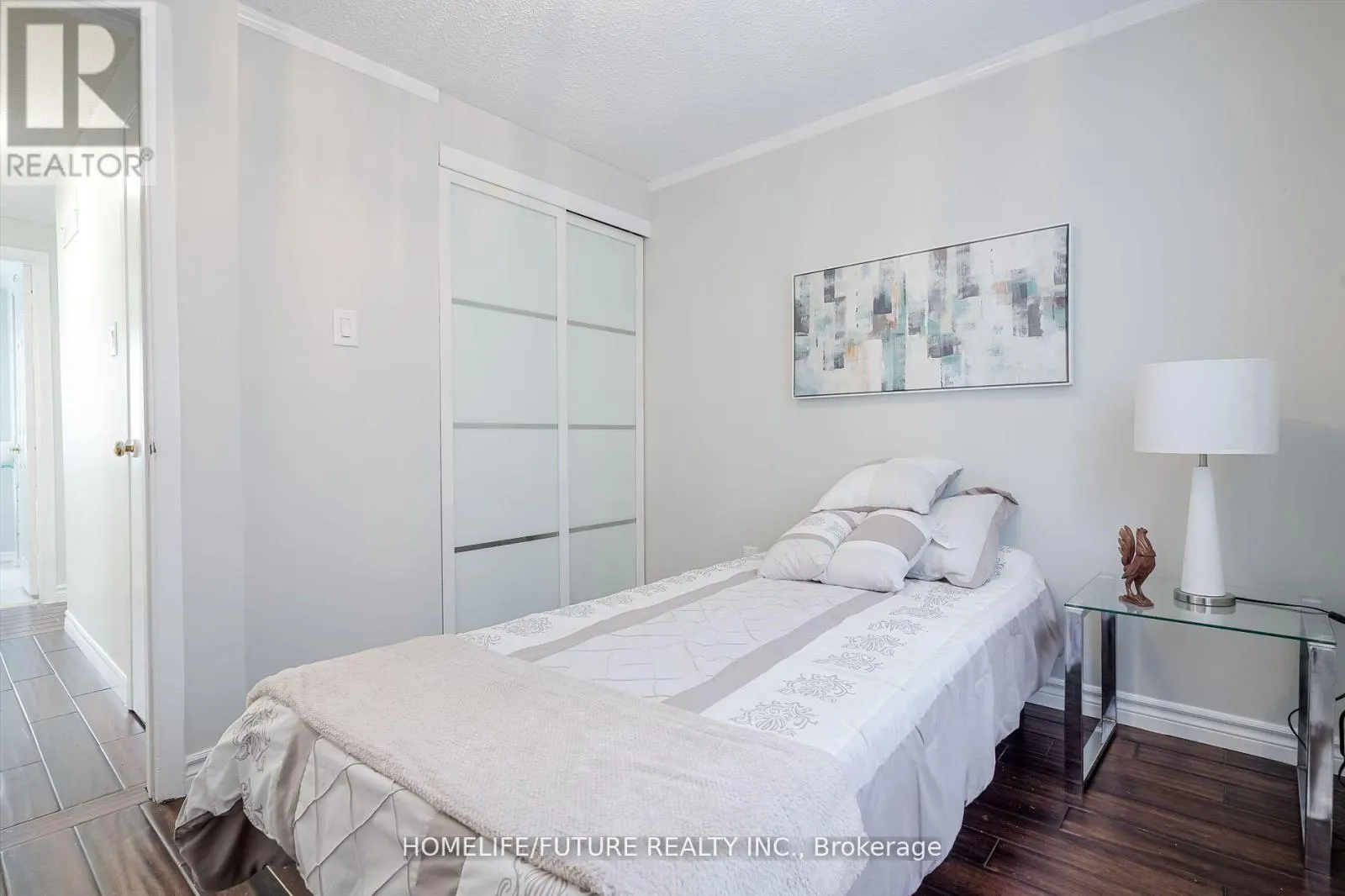 MAIN & 2ND FLR - 47 CARISBROOKE SQUARE