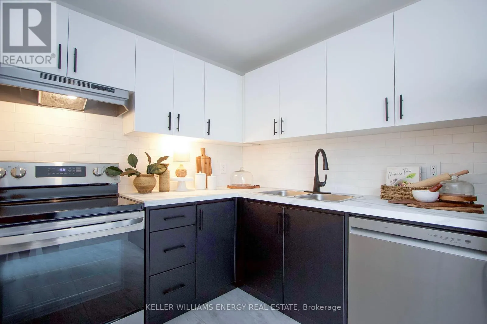60 - 1133 RITSON ROAD N, #60