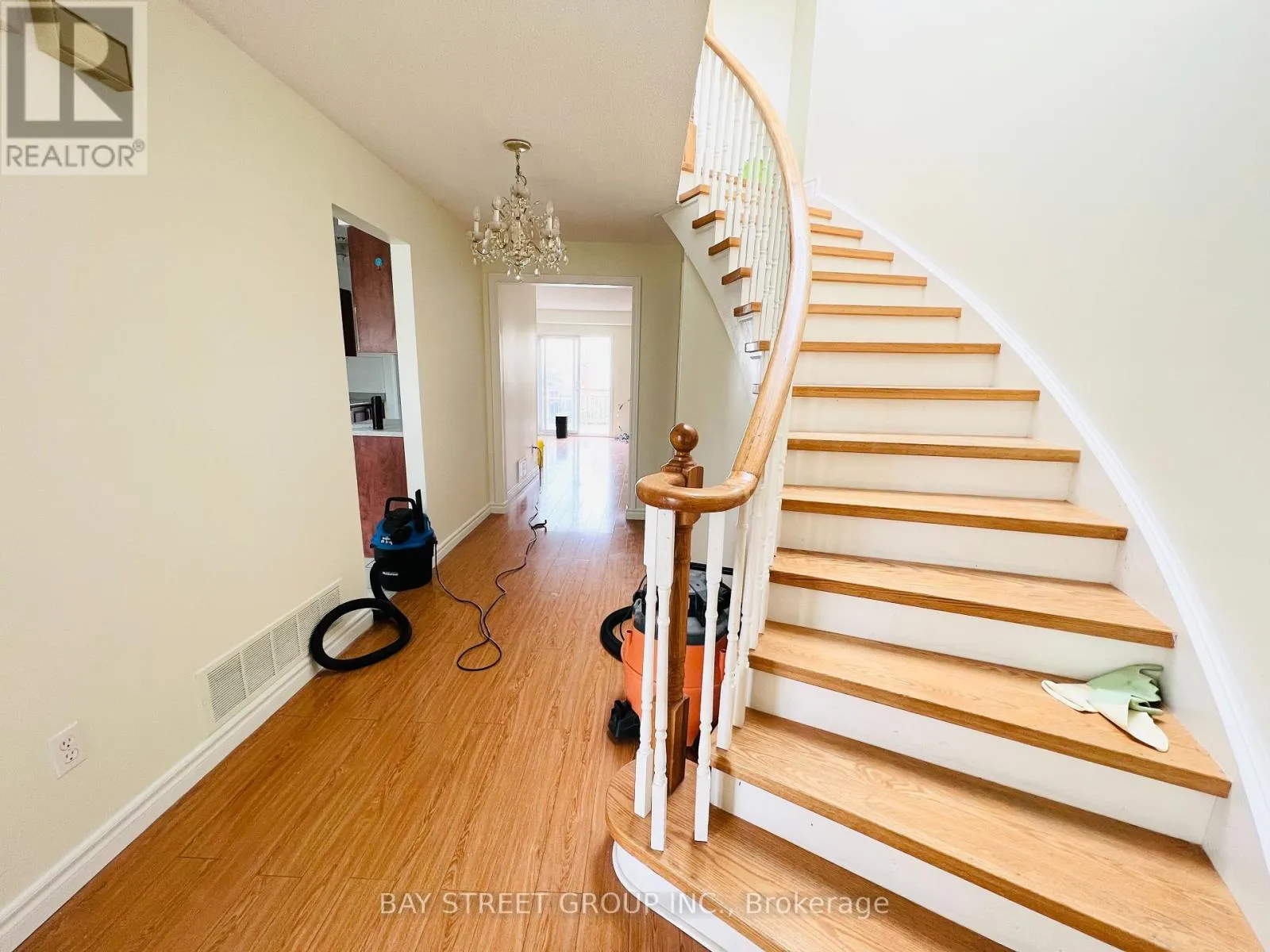 38 ENCHANTED HILLS CRESCENT