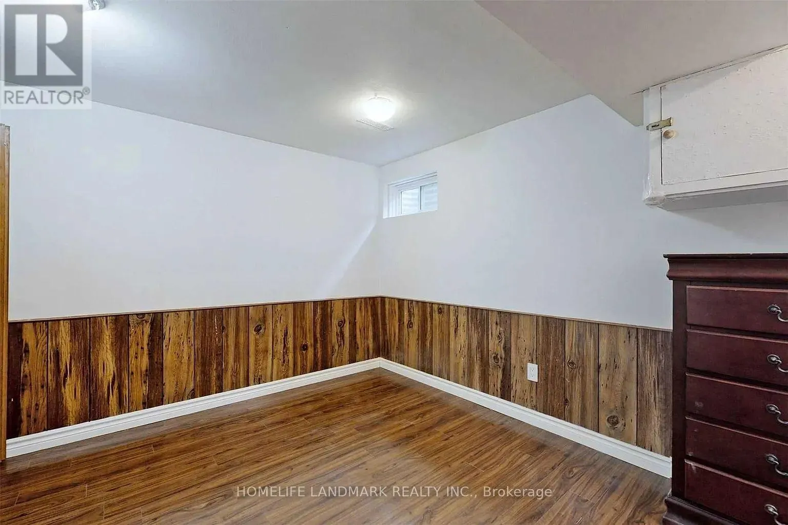 314 SPRUCEWOOD COURT