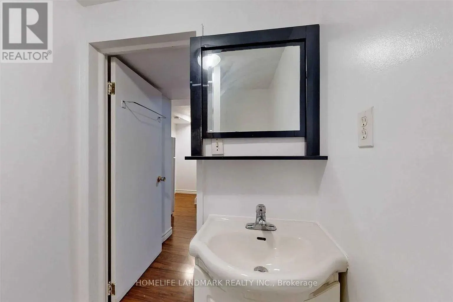 314 SPRUCEWOOD COURT