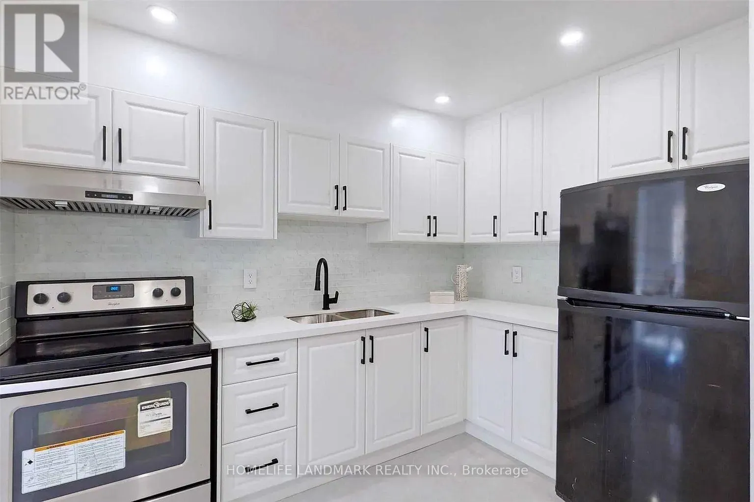 314 SPRUCEWOOD COURT
