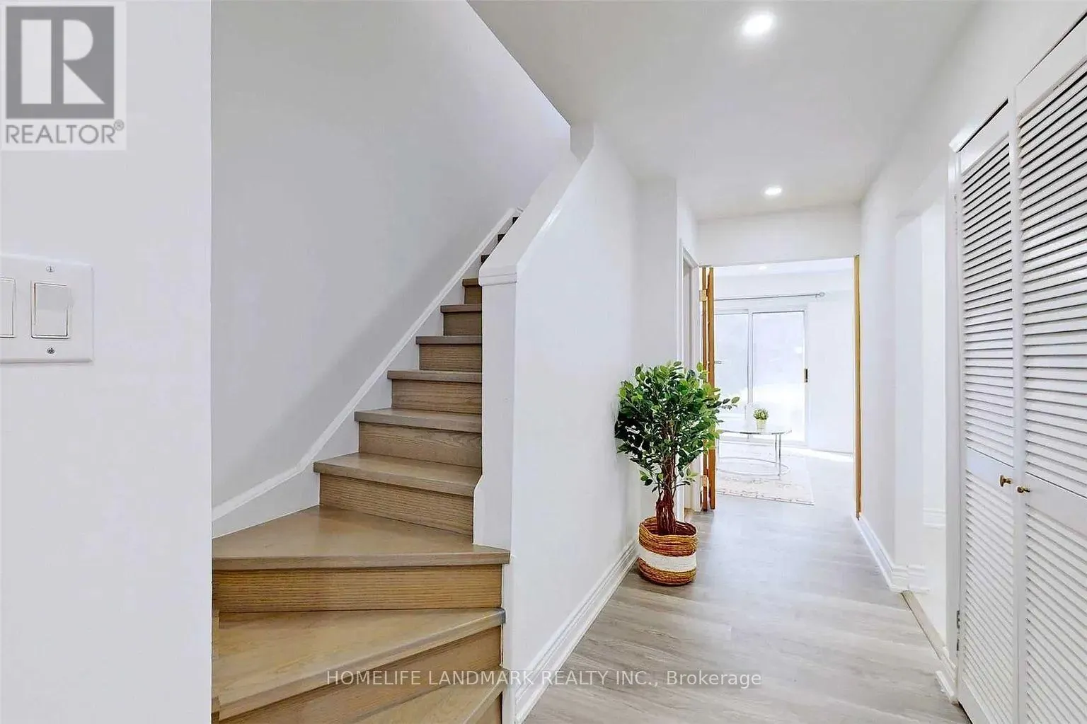 314 SPRUCEWOOD COURT