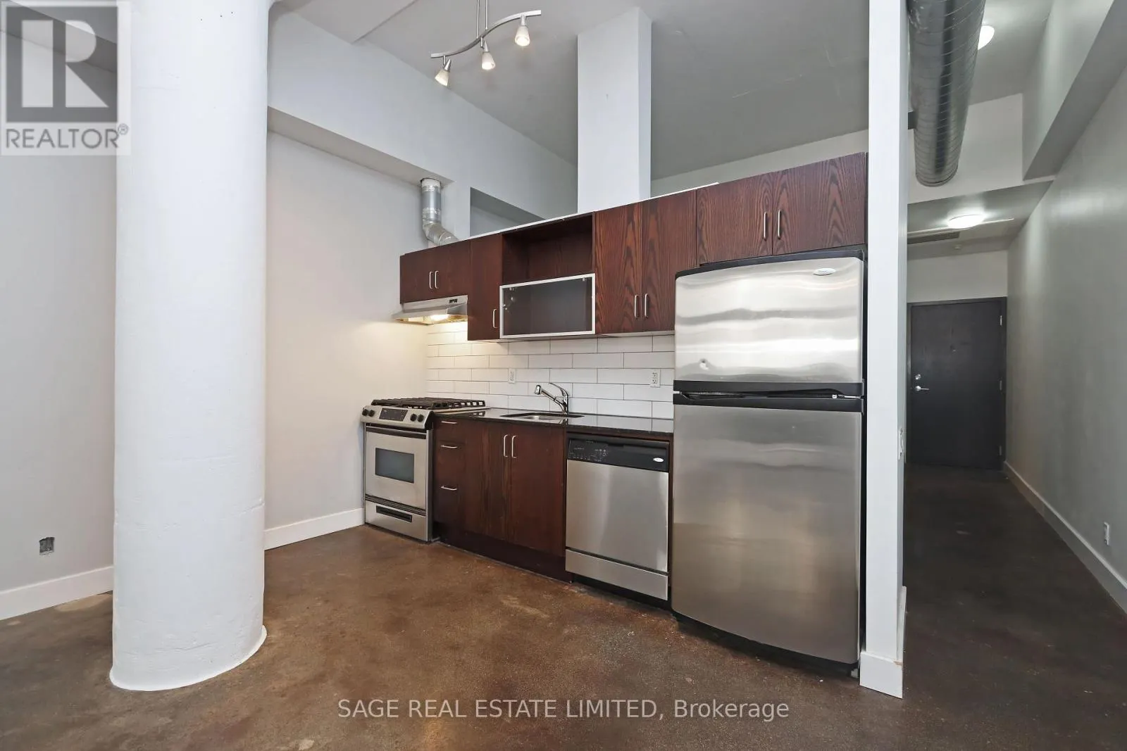 310 - 233 CARLAW AVENUE