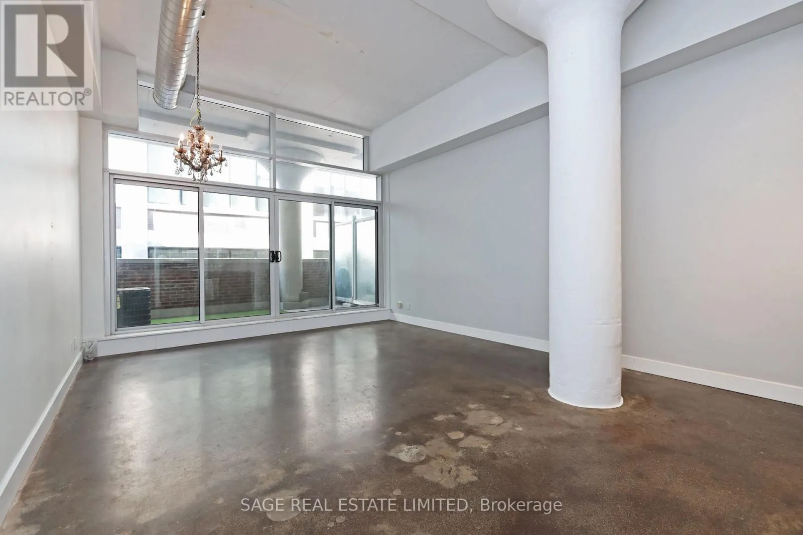310 - 233 CARLAW AVENUE