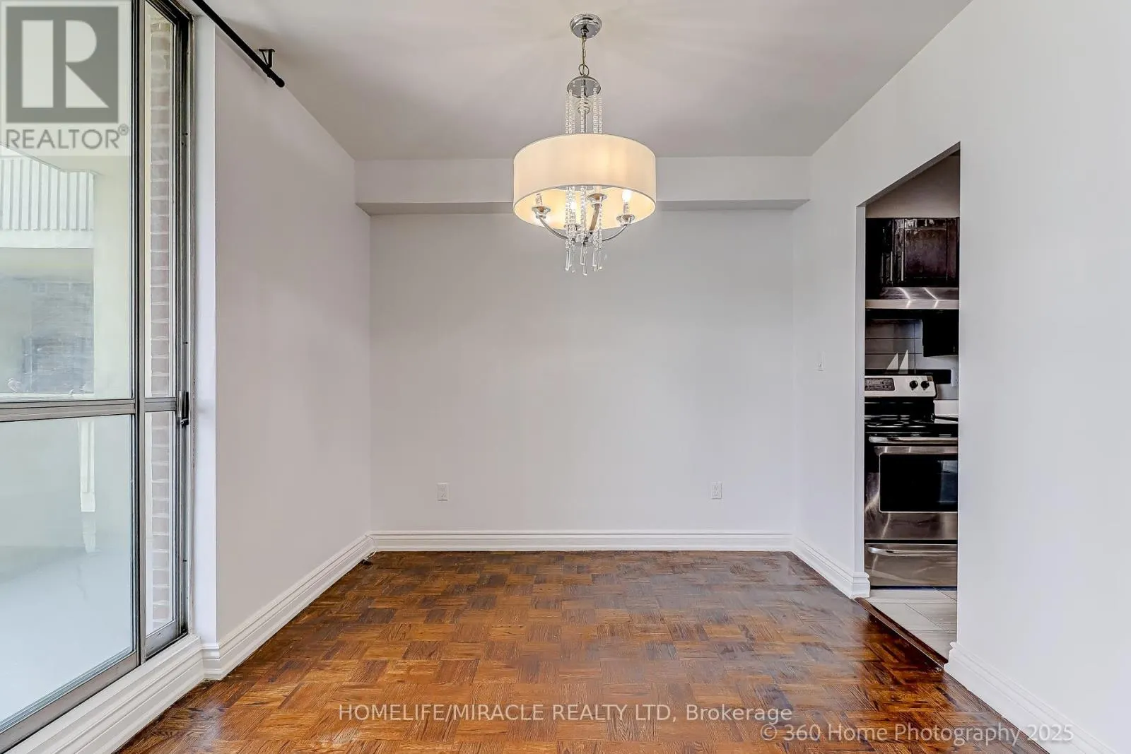 1819 - 5 MASSEY SQUARE