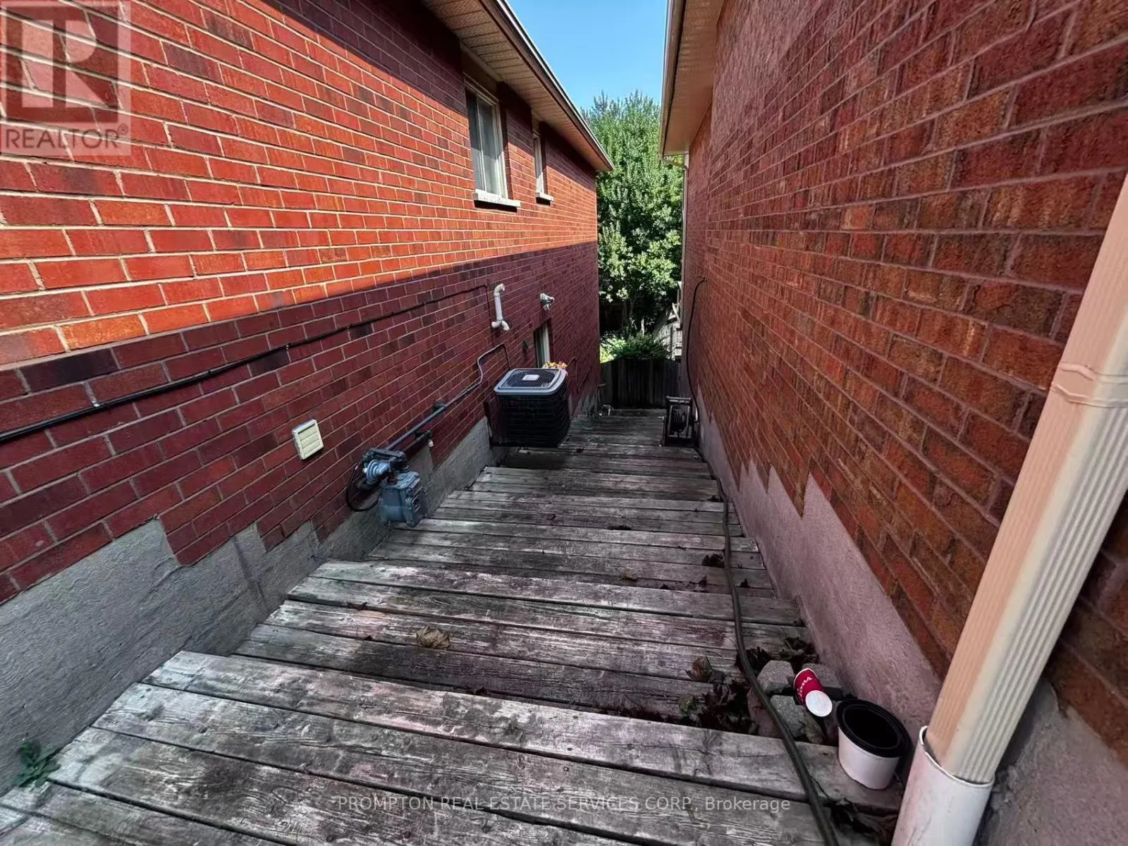 LOWER BSMT - 83 GARDEN STREET