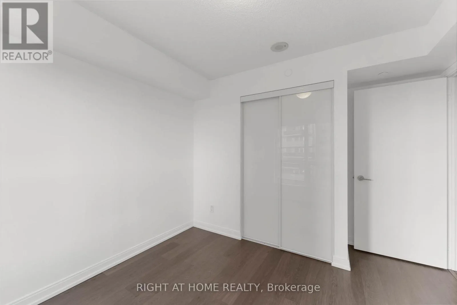 255 VILLAGE GREEN SQUARE