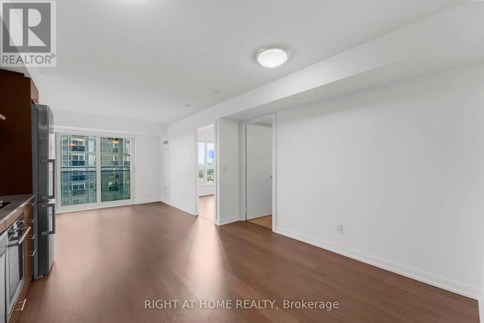 255 VILLAGE GREEN SQUARE