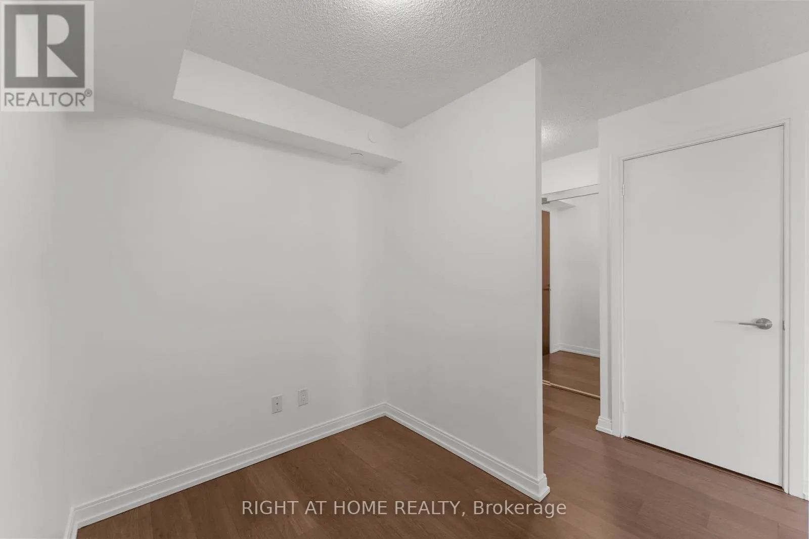 255 VILLAGE GREEN SQUARE