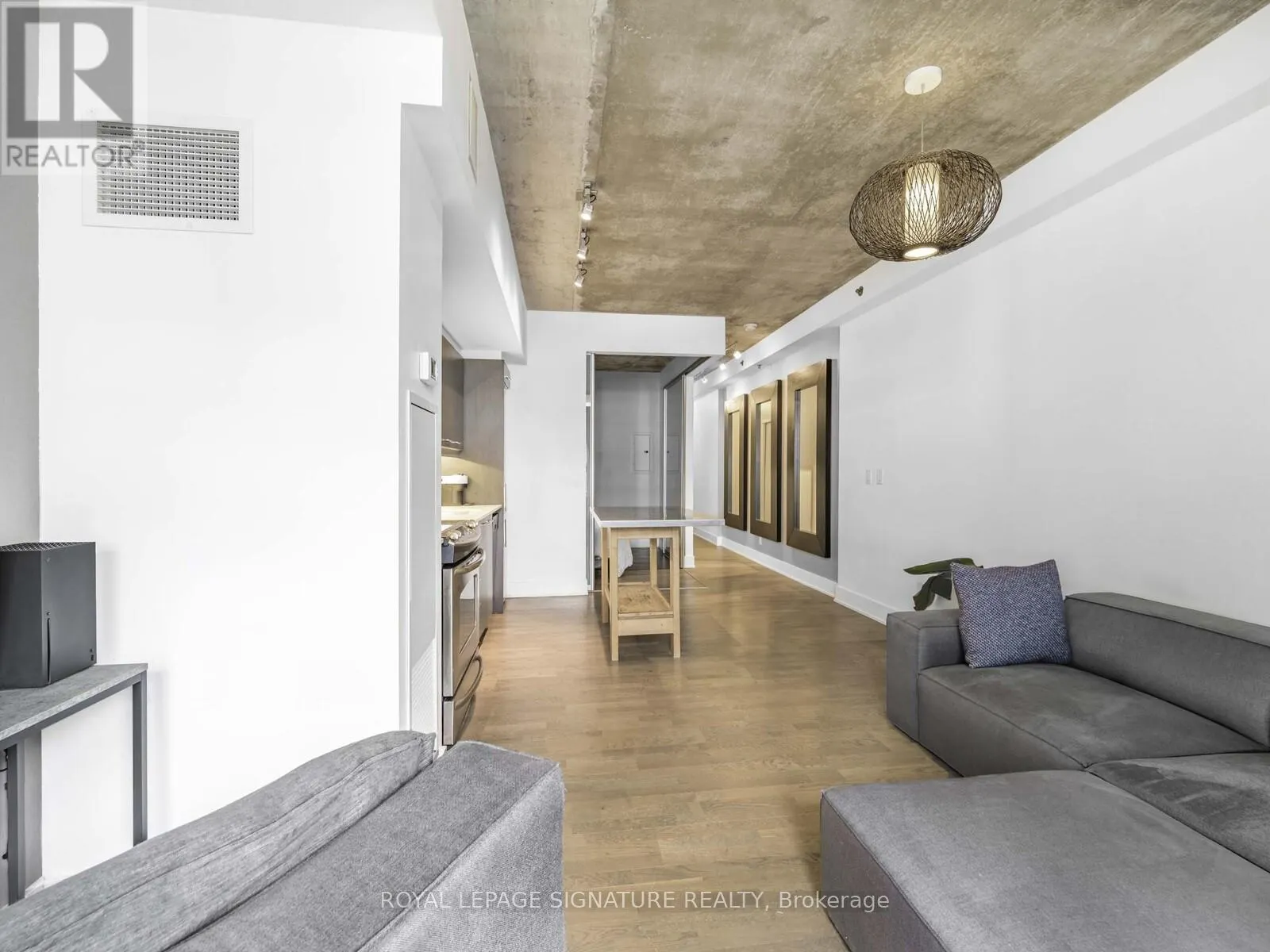 217 - 630 QUEEN STREET E
