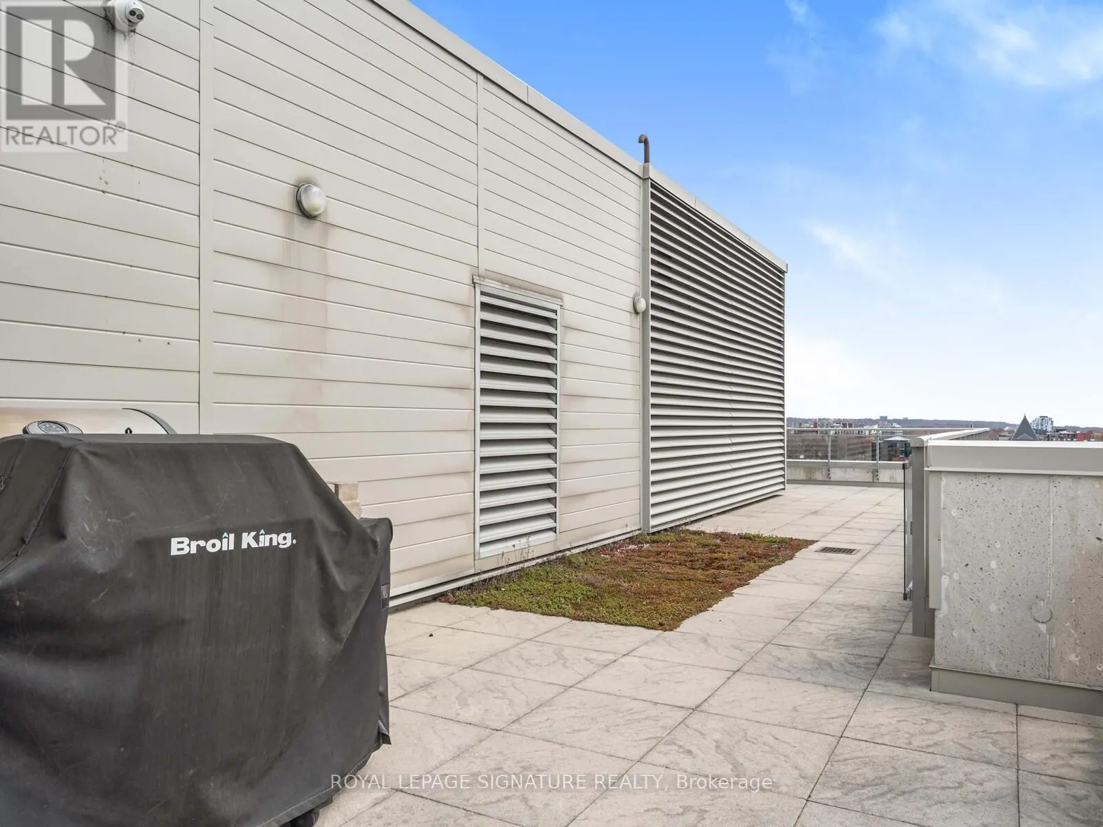 217 - 630 QUEEN STREET E