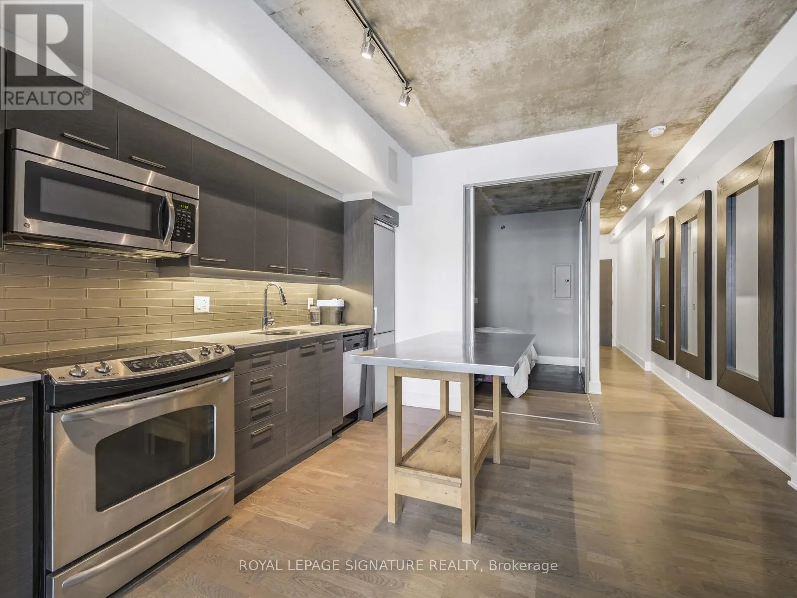 217 - 630 QUEEN STREET E