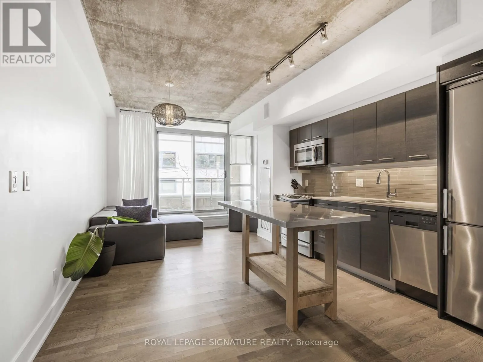 217 - 630 QUEEN STREET E
