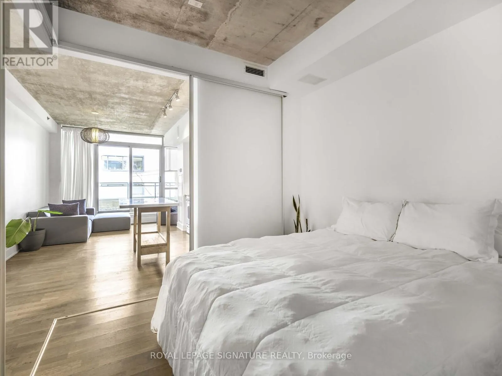 217 - 630 QUEEN STREET E