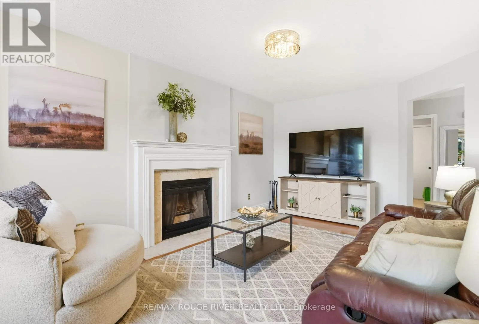 38 SILVERBIRCH PLACE