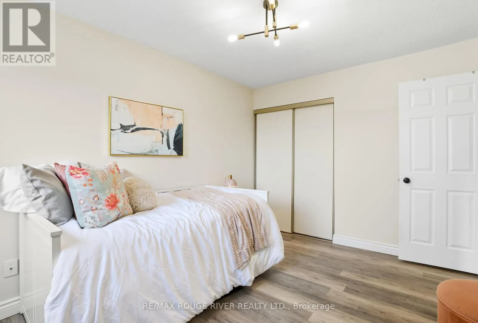 38 SILVERBIRCH PLACE