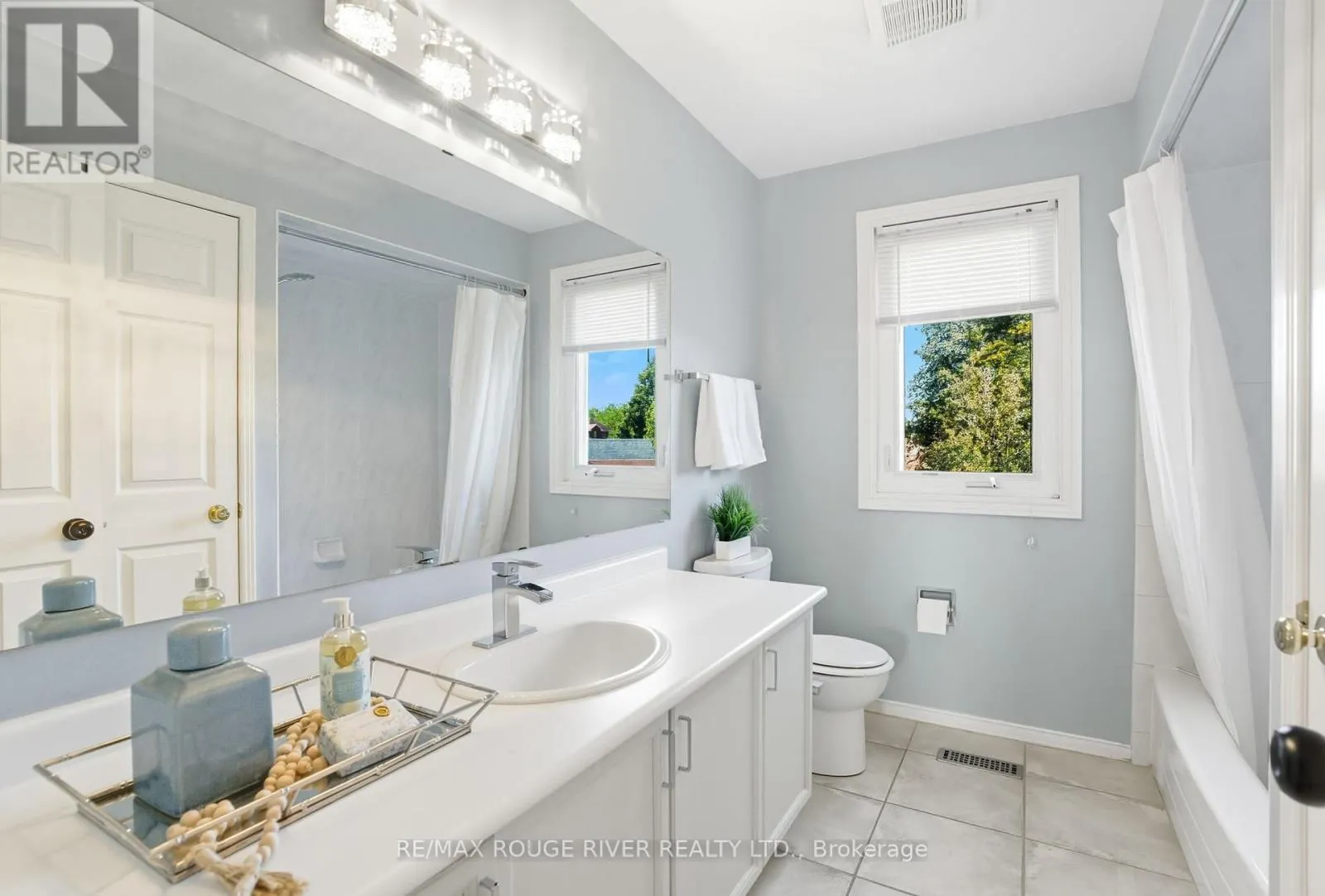 38 SILVERBIRCH PLACE