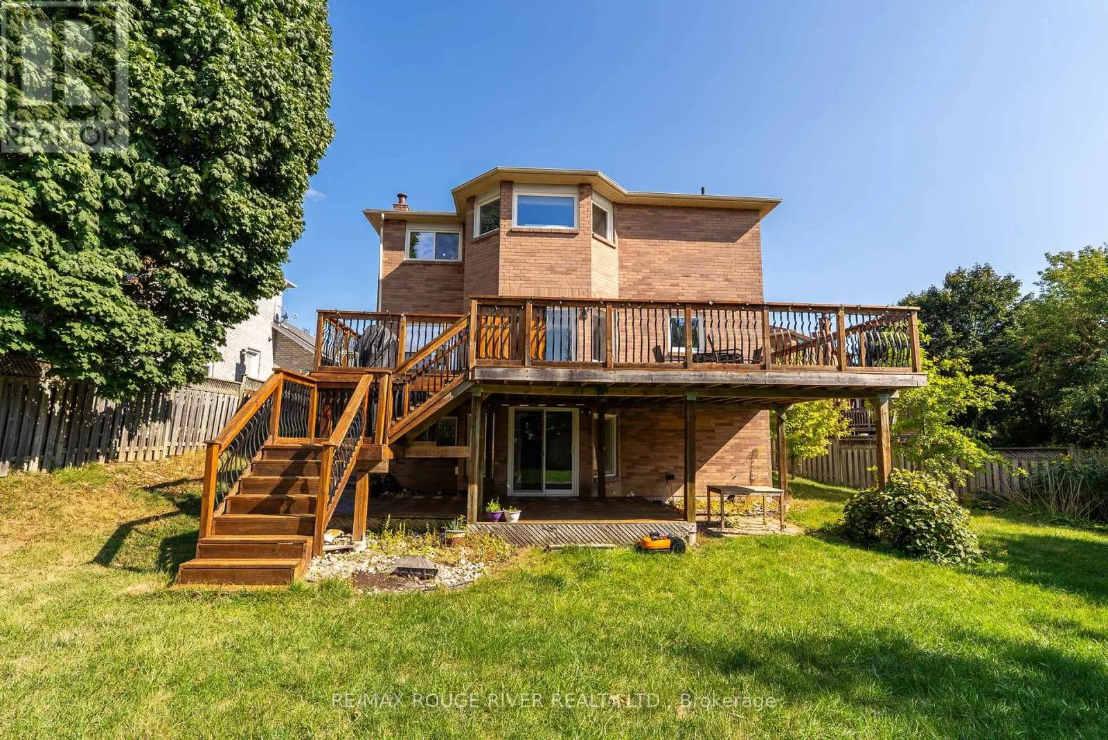 38 SILVERBIRCH PLACE