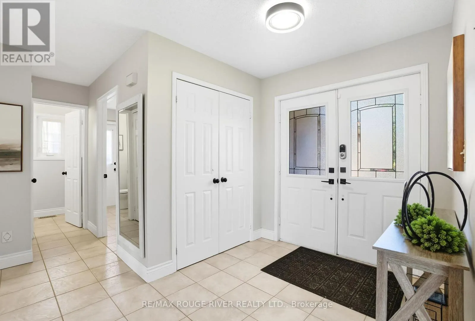 38 SILVERBIRCH PLACE