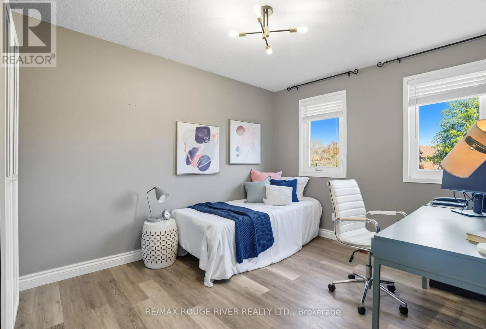 38 SILVERBIRCH PLACE