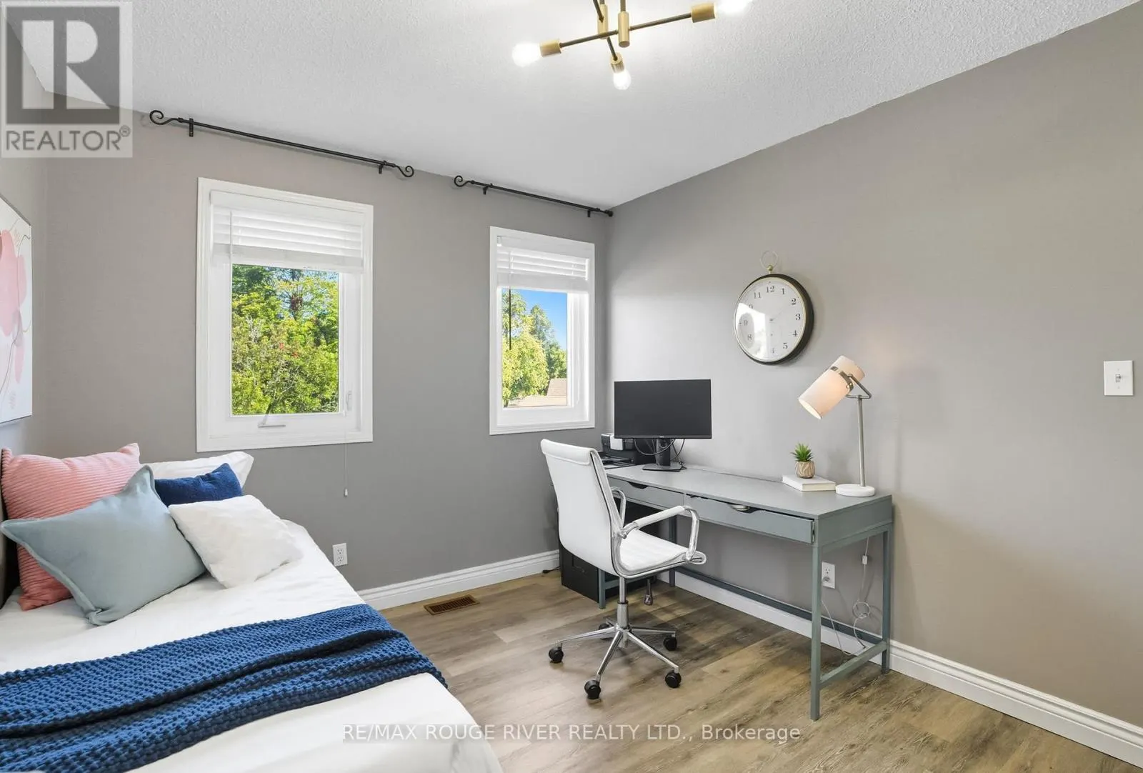 38 SILVERBIRCH PLACE