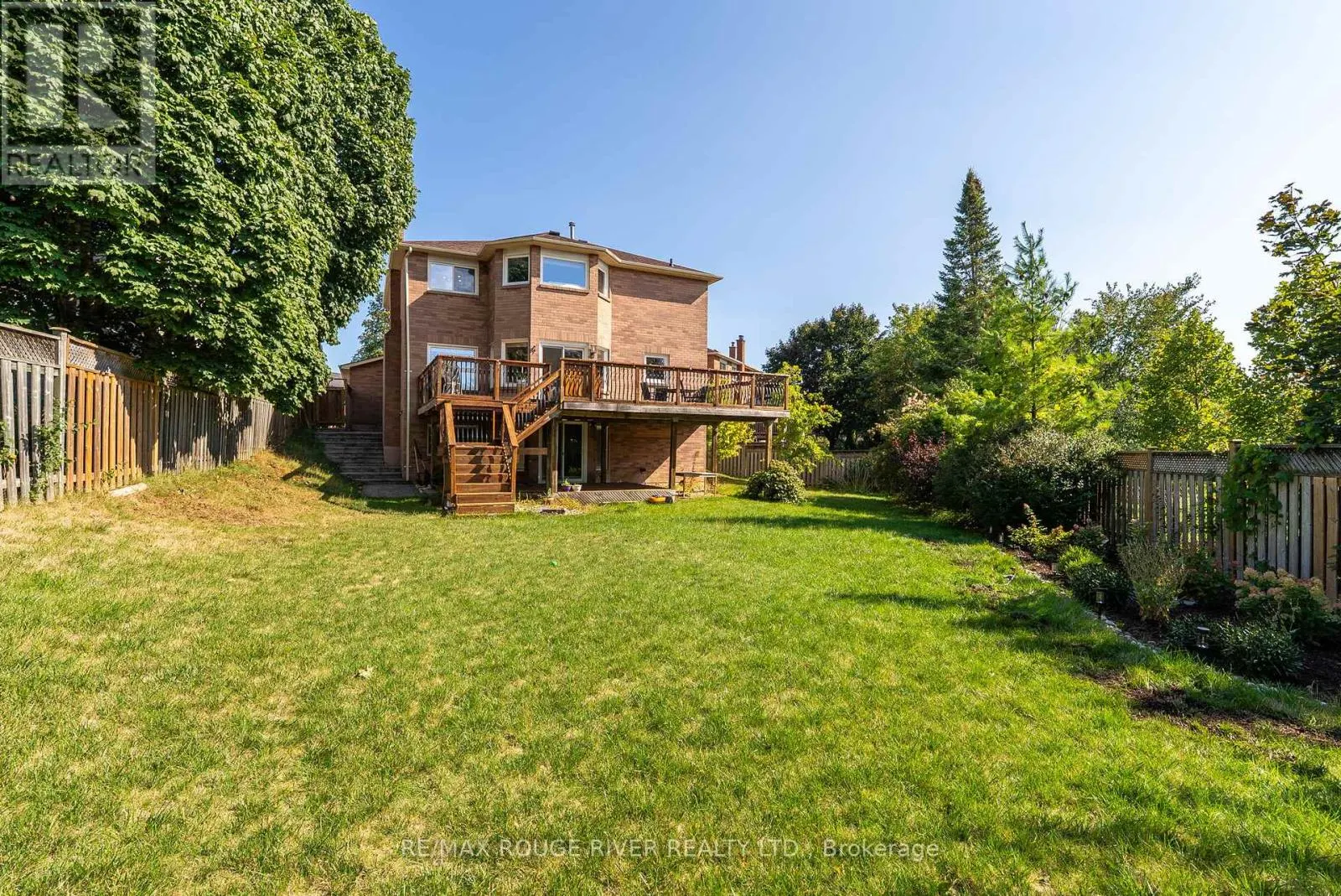 38 SILVERBIRCH PLACE