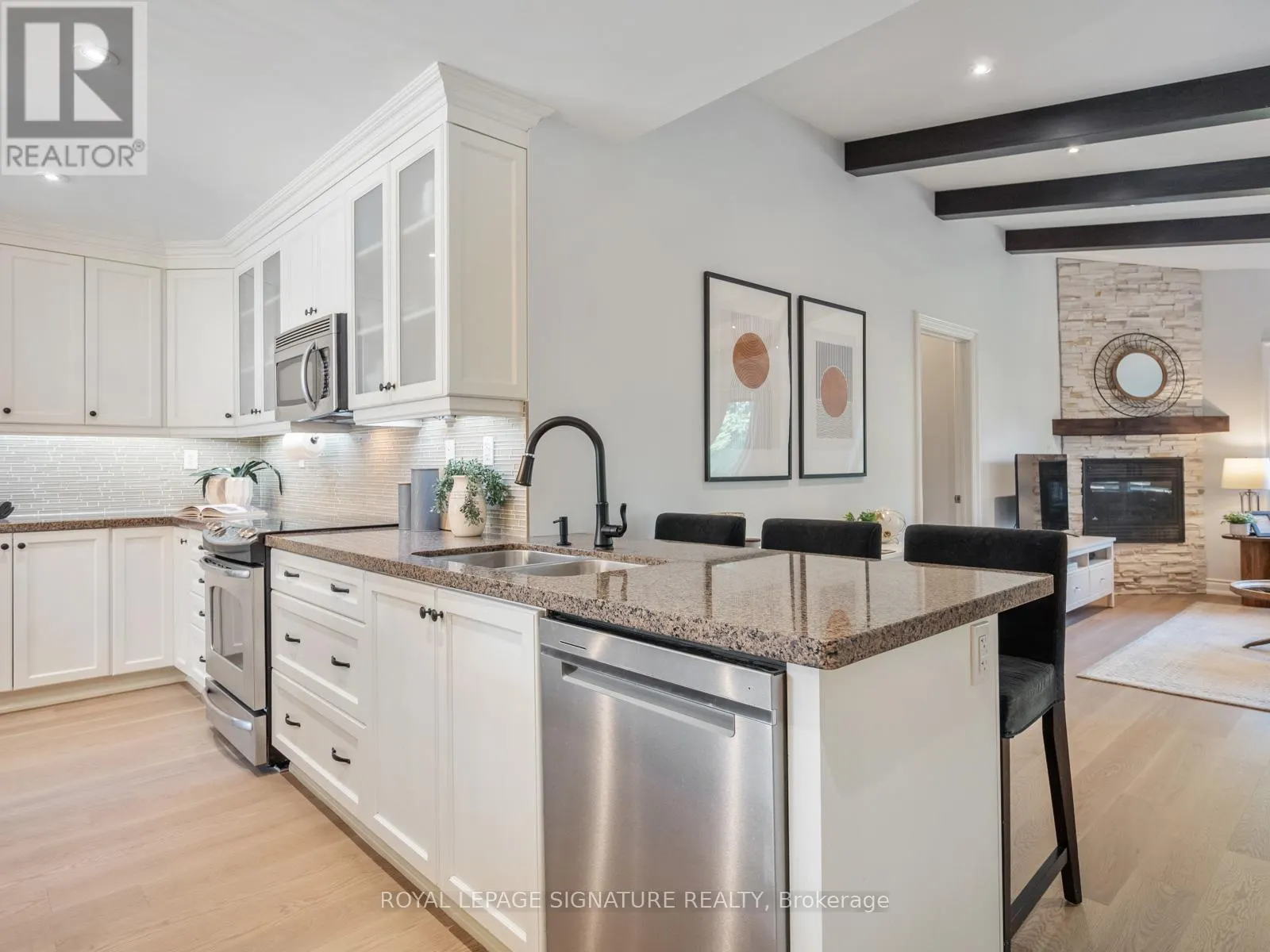 345 FLAGSTONE TERRACE