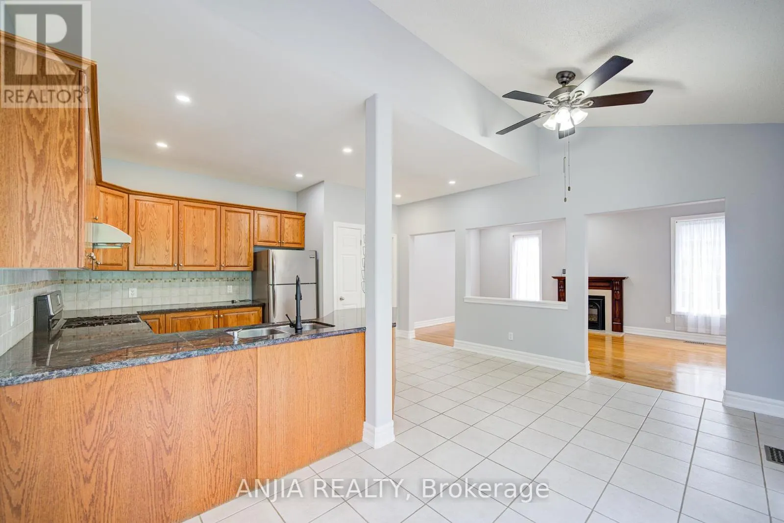 10 THISTLEDOWN CRESCENT
